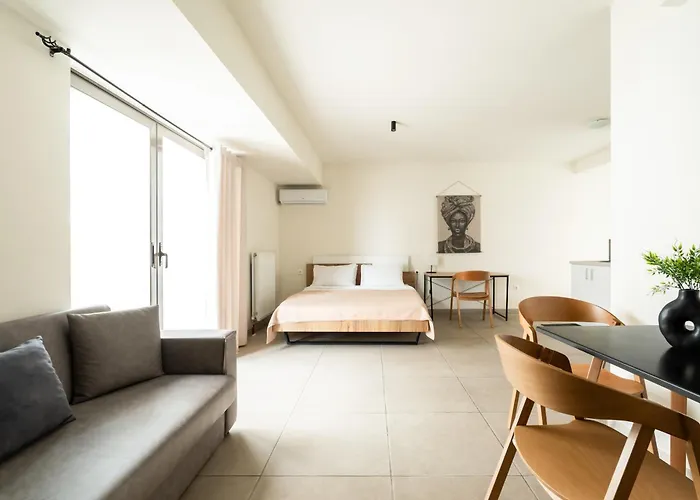 Elysee Apartment 8